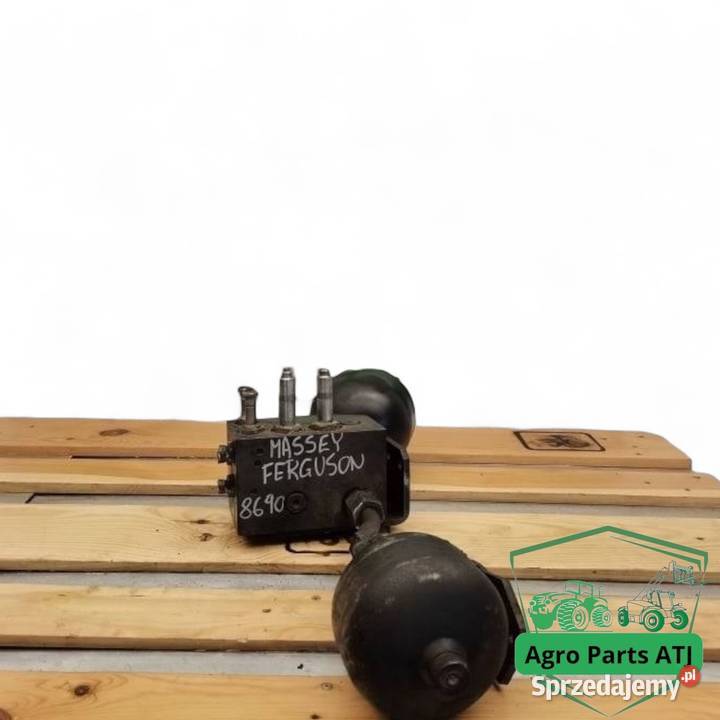 Massey Ferguson 8690 2012rPartsCzęści Ciechanowiec