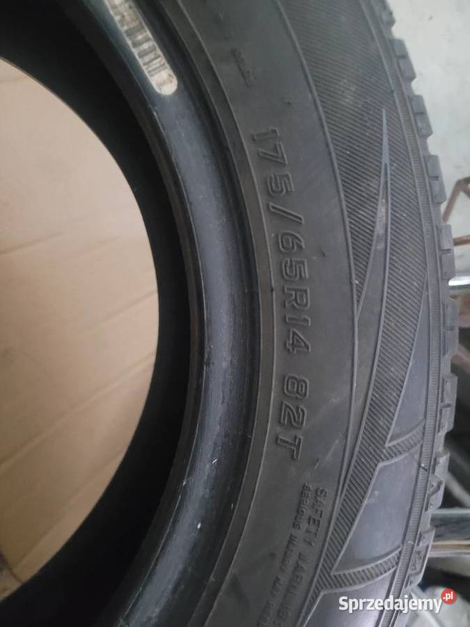 2 Opony zimowe 17565R14 Falken Gołdap sprzedam