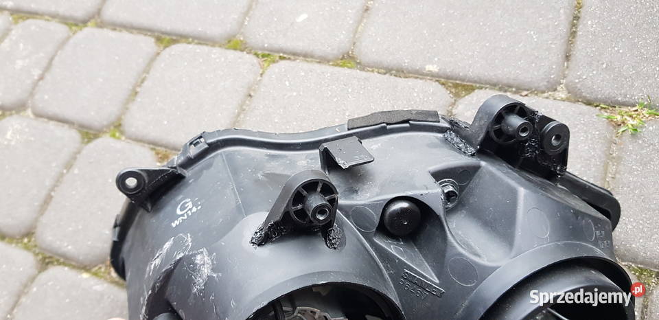 Yamaha R1 RN19 lampa prawy przód Europa 0708r Białaczów