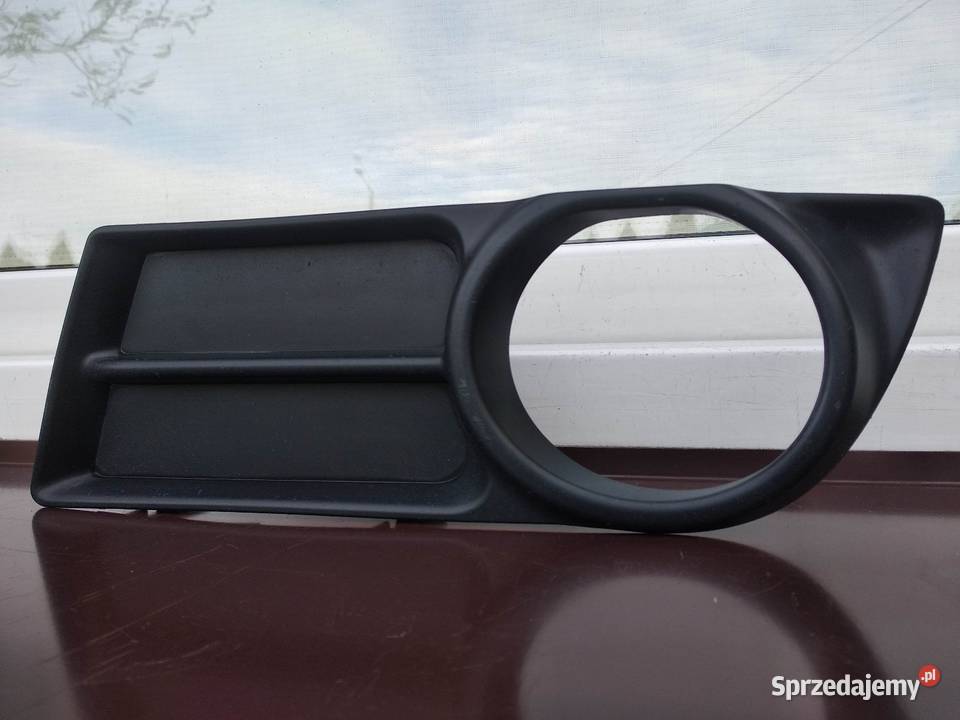 Toyota Corolla Verso 2 II kratka zderzaka lewa Zderzaki Sieradz