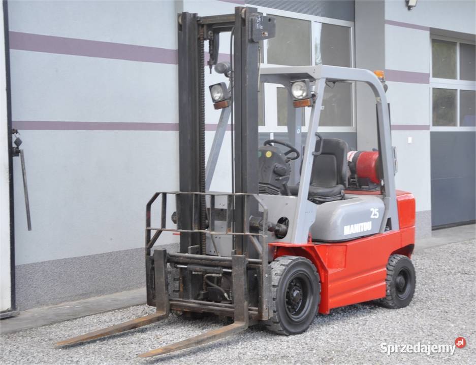 Wózek widłowy Manitou CG25P Lpg 25T 2010r świętokrzyskie Sandomierz
