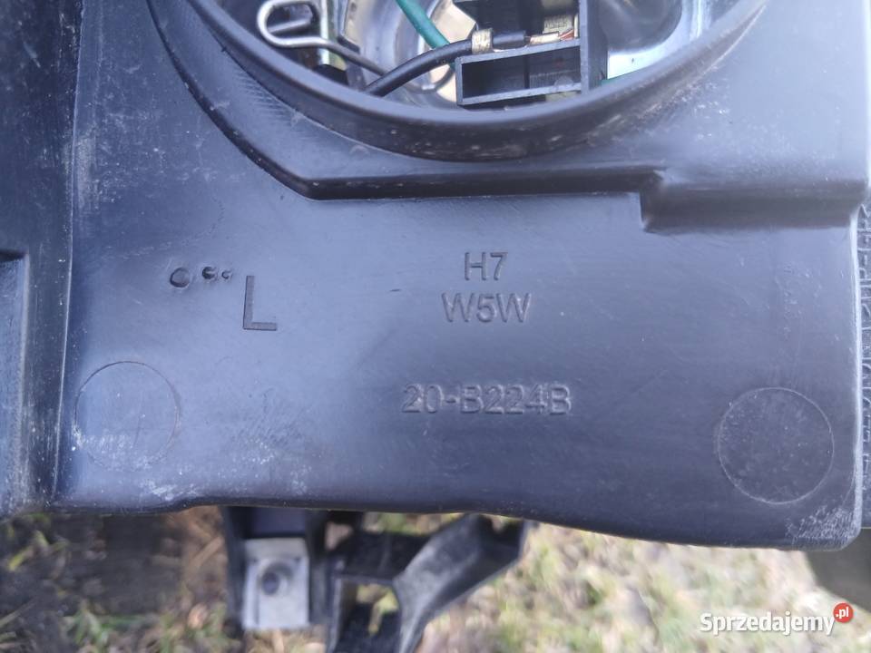 Lampa przednia lewa przód Peugeot 307 20B224B osobowe Bolesławiec