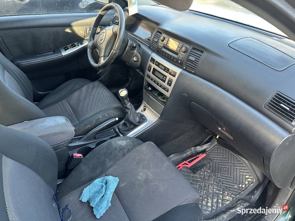 Toyota corolla 16 VVTI 2004 r nieuszkodzony Gdów