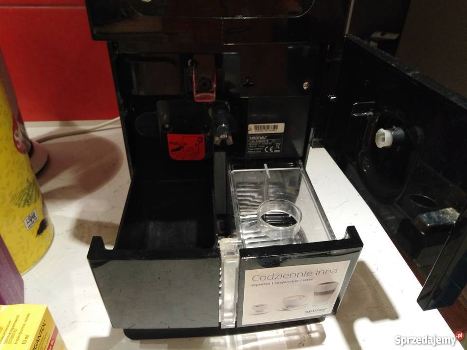 Sprzedam ekspres do kawy ciśnieniowy ZCM3821B łódzkie Łódź