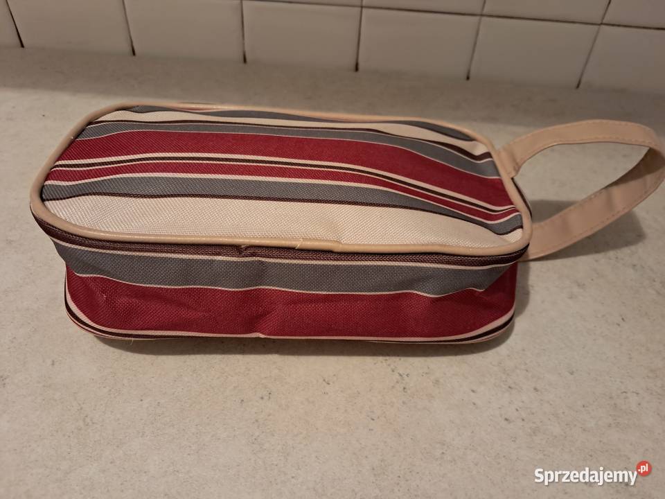 Kosmetyczka na suwak z uchem do sprzedania 24cm