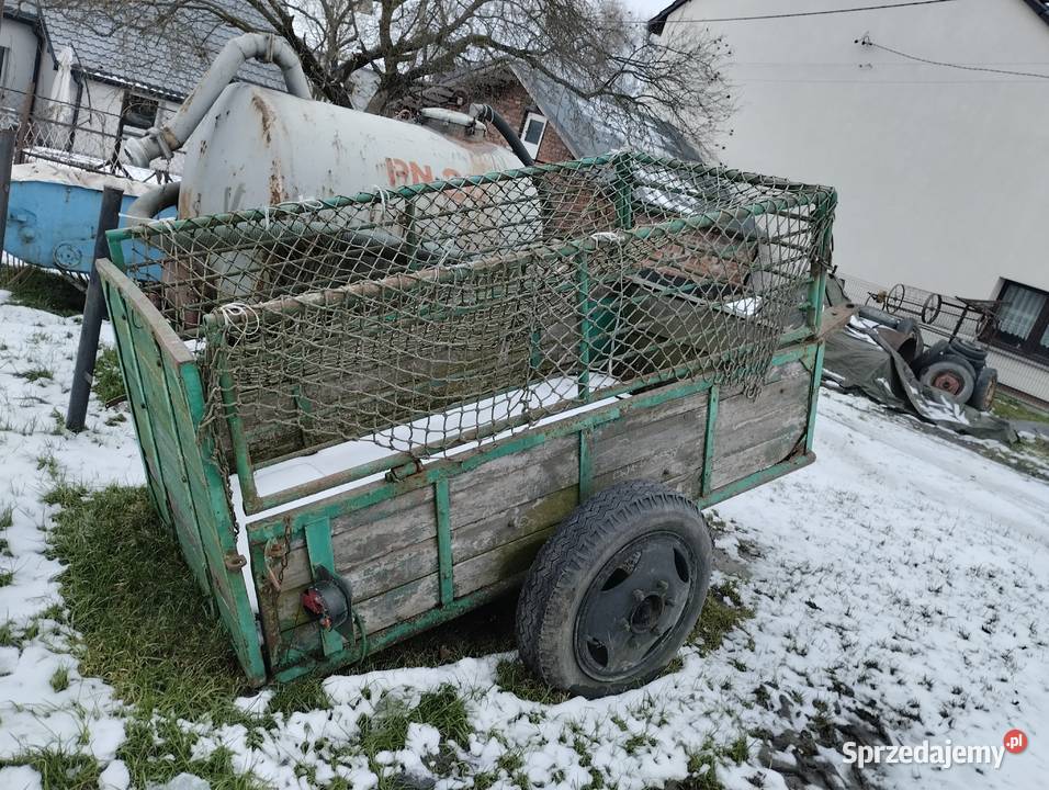 Przyczepka jednoosiowa do przewozu zwierząt sprzedam