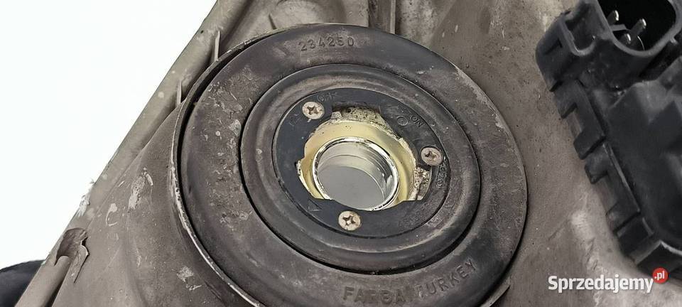 LAMPA PRAWA PRZÓD TOYOTA COROLLA E12 Lipno