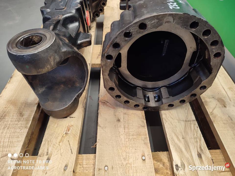 Obudowa osi 411164 383700 Holland LM 732 Wilkowo sprzedam