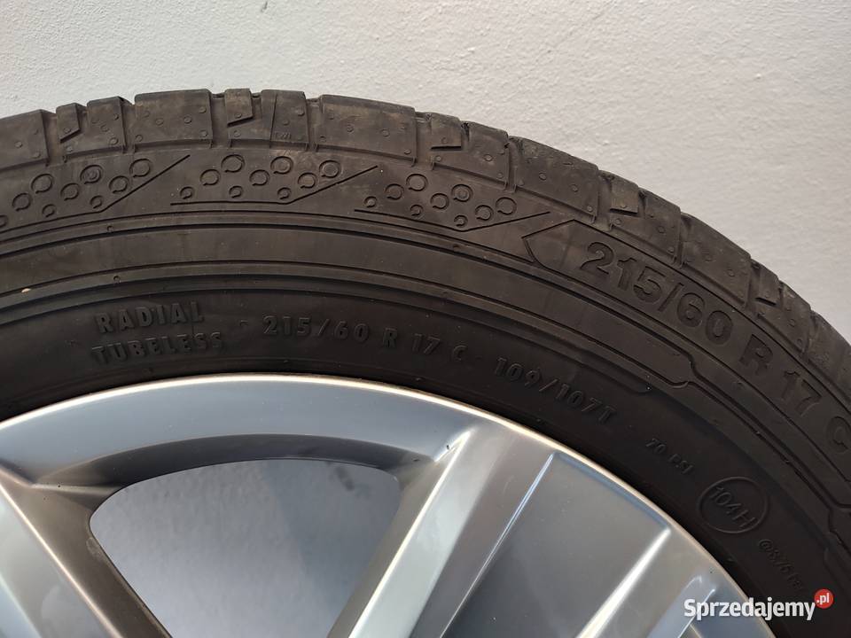 Letnie opony Continental 21560 R17C 104H Samochodowe