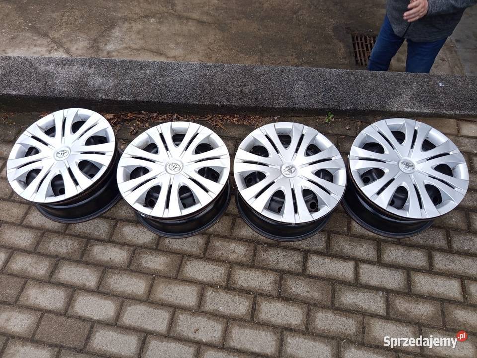Felgi stalowe z kołpakami Toyota 5x1143 16 Lisowice