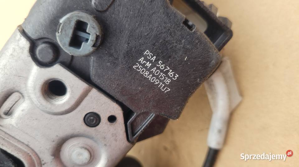 SUZUKI SWIFT MK7 ZAMEK TYŁ PRAWY 8230168LA1 83 osobowe śląskie Ruda Śląska