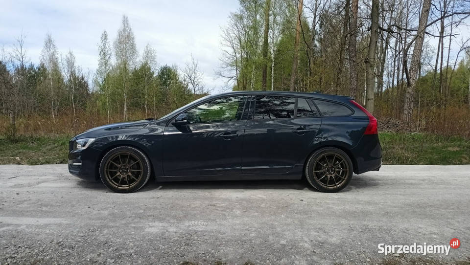 Volvo V60 model 2015 zadbane serwisowane pełna diesel Tomaszów Mazowiecki