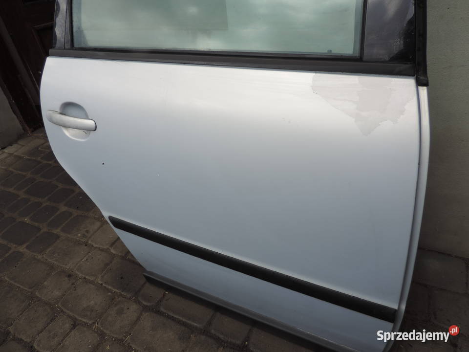 VW PASSAT B5 KOMBI DRZWI PRAWY TYŁ LB7Z Rok produkcji 1999 małopolskie Nowy Sącz