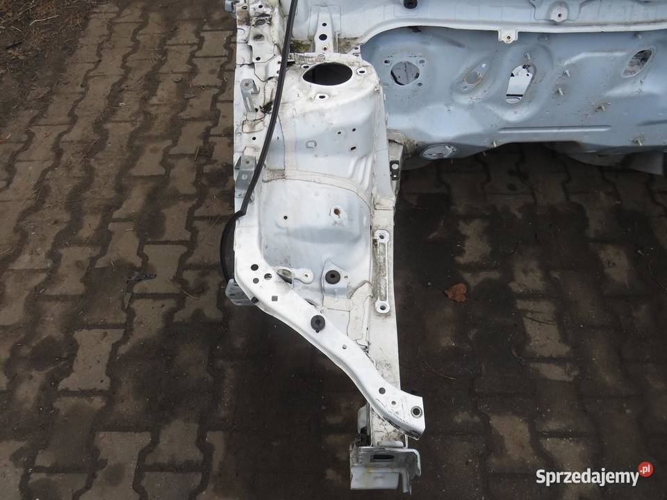 ĆWIARTKA PODŁUŻNICA PRAWY PRZÓD 040 AVENSIS T27