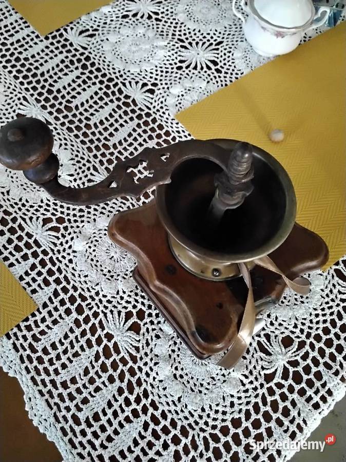 Stary młynek z porcelanowym uchwytem małopolskie