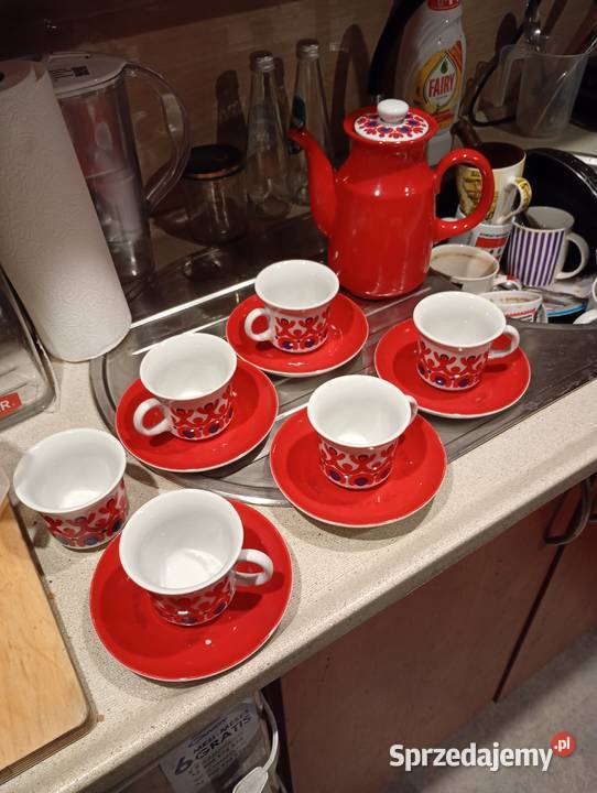 Sprzedam zestaw markowych filiżanek i dzbanek Wojciechów