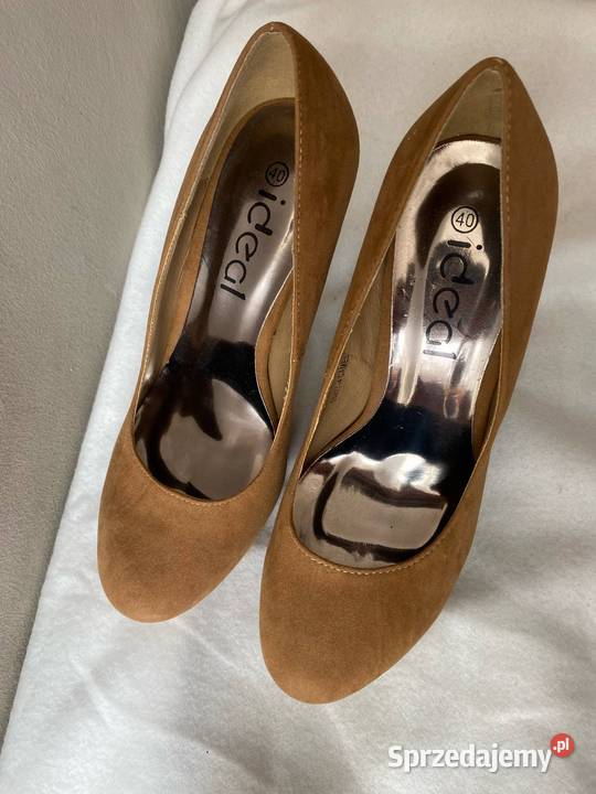 Szpilki w kolorze karmelowym