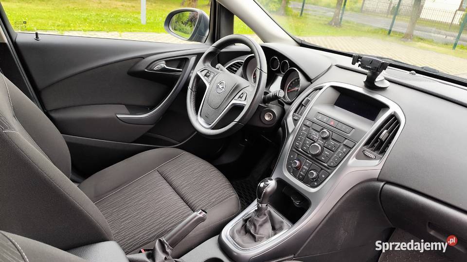 Sprzedam Opla Astrę J 2015 260000 111000 Z lakier metallic Słubice