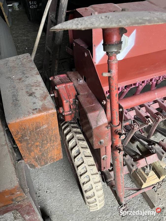 Sprzedam Siewnik Poznaniak na skrzyni olejowej Siewniki i sadzarki łódzkie Błaszki
