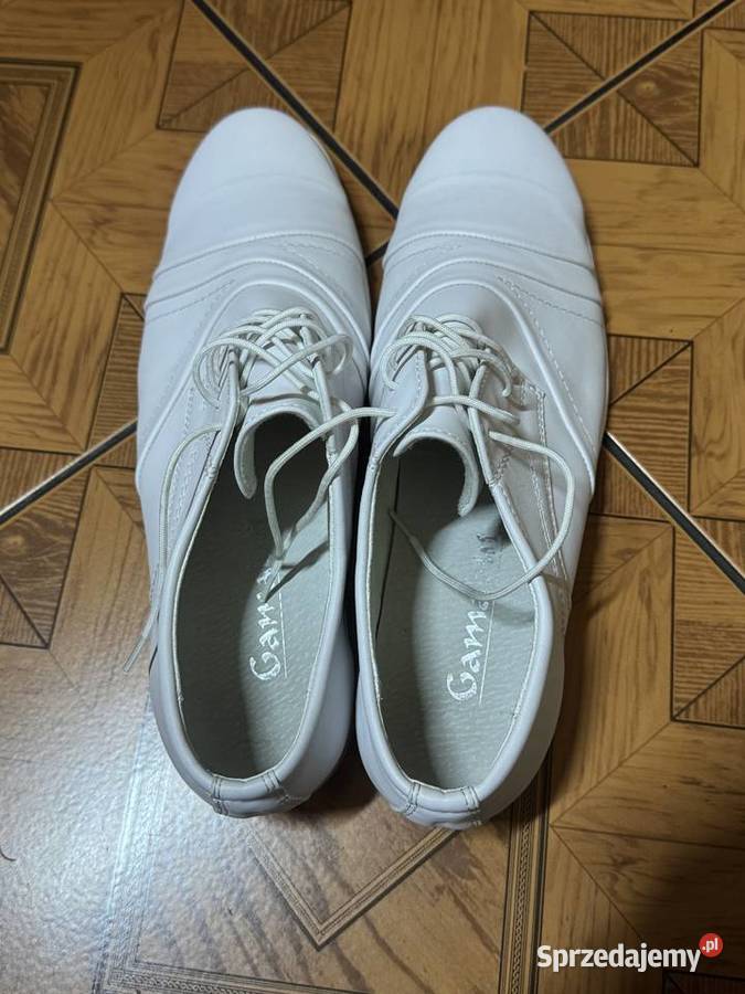 Sprzedam buty komunijne Półbuty sprzedam