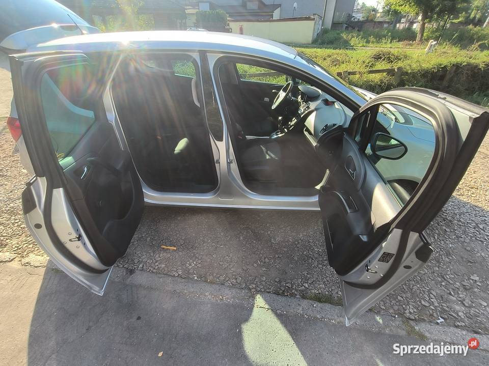 Meriva salon fabryczna LPG 64 przesuwane tylne lakier metallic Warszawa