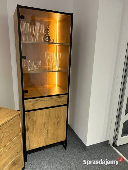 Witryna LOFT Wyprzedaż 40