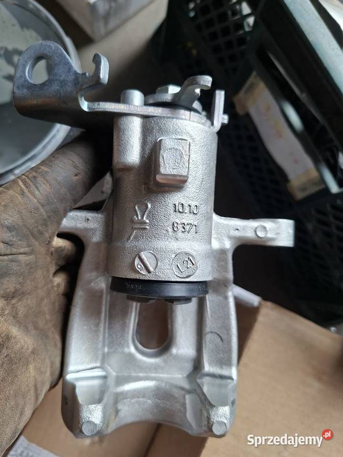 Zacisk hamulcowy tyl Renault Megane lV mam 2 Zaciski Motoryzacja