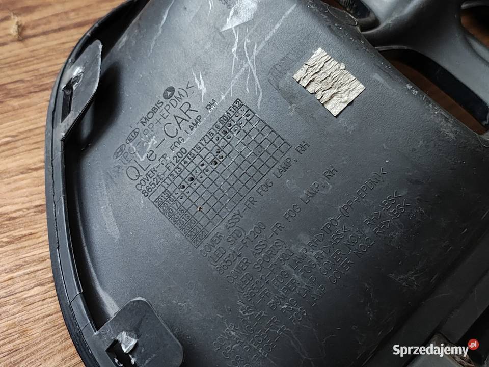 Osłona atrapa halogenu Kia Sportage IV