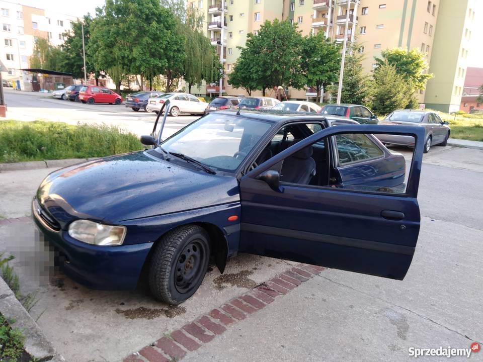 FORD ESCORT WAŻNE OPŁATY 13 96r jeżdżący 1200 2/3 Ostrowiec Świętokrzyski sprzedam