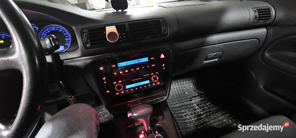 VW PASSAT B5 FL z 2004 roku z silnikiem 25 V6 garażowany Toruń sprzedam
