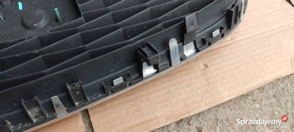 Seat Exeo lift grill atrapa chłodnicy 3R0853654A