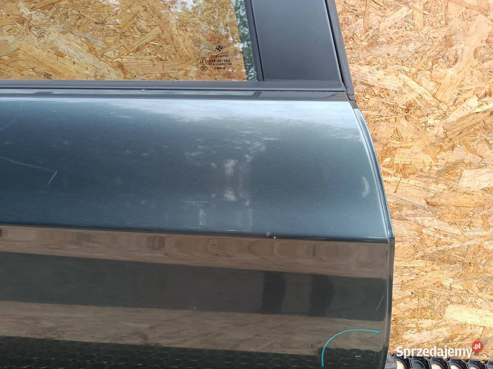 BMW E90 SEDAN DRZWI TYŁ TYLNIE PRAWE PRAWY Części samochodowe Słowikowo