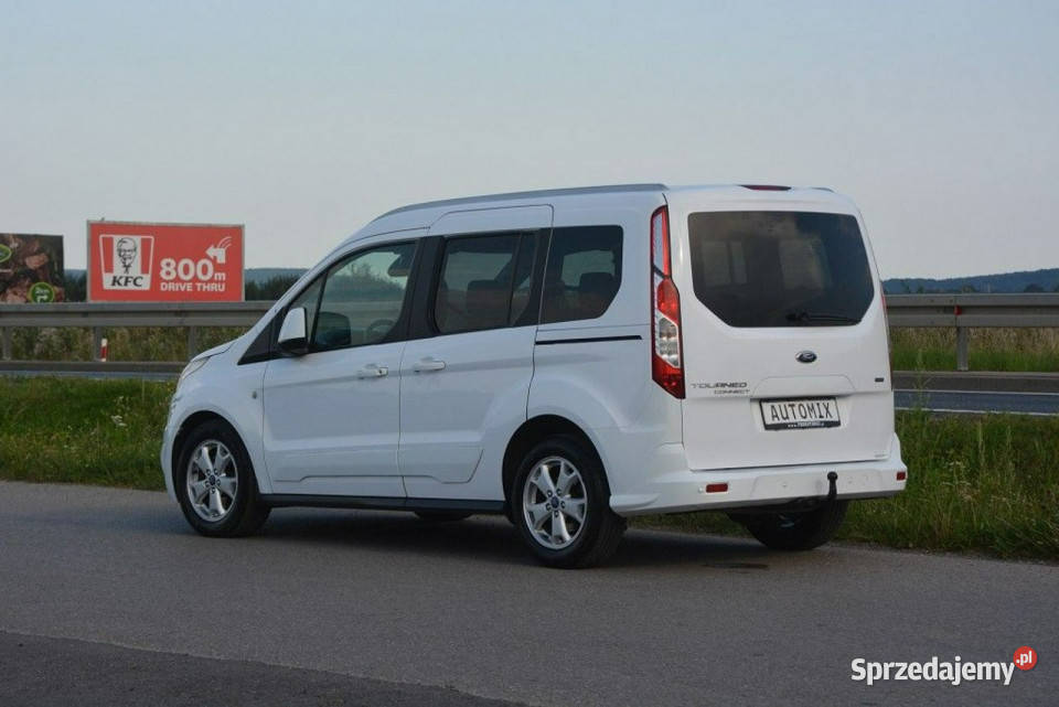 Ford Tourneo Connect 10 EcoBoost hak panorama bluetooth