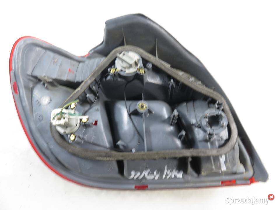 LAMPA PRAWA TYLNA TOYOTA YARIS I P1