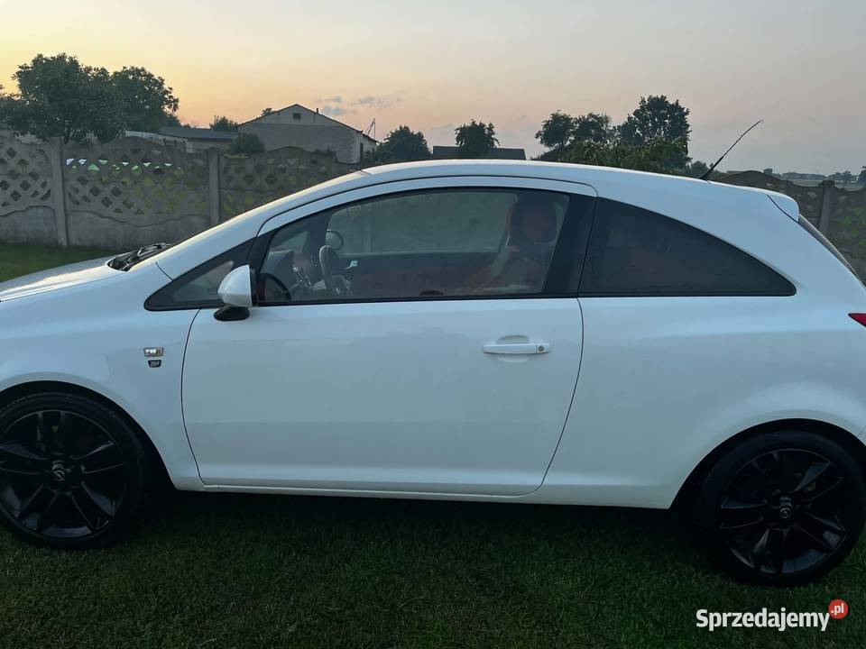 Opel corsa 12benzyna na 111 rocznice opla 70KM sprzedam