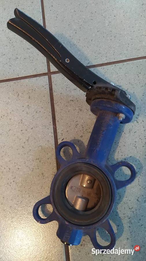 Przepustnica międzykołnierzowa z dźwignią DN50 2