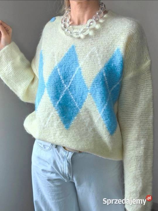 Pastelowy sweter damski w romby oversize guziki Ruda Śląska