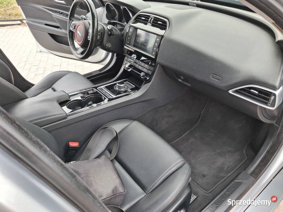 Jaguar XE 2017 25t76 elegancki komfortowy i Stale sprzedam