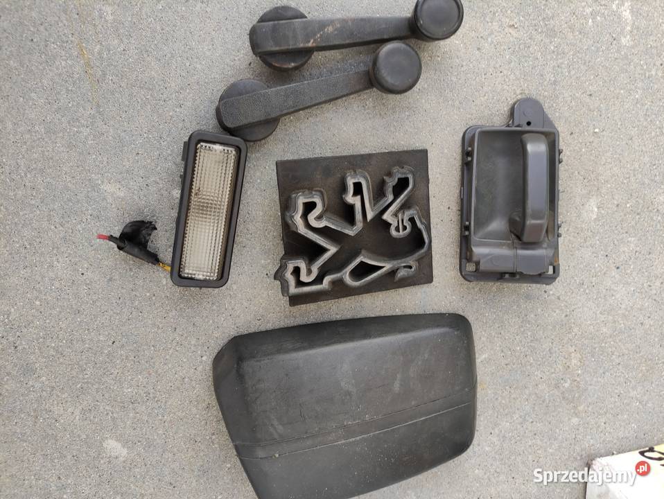 Peugeot 205 różne części pojemność 11 198387 osobowe sprzedam