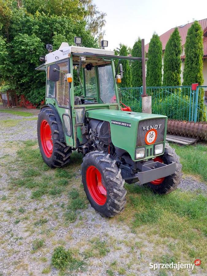 Ciągnik sadowniczy Fend 203V II Skrzynia biegów Manualna Majdan Moniacki