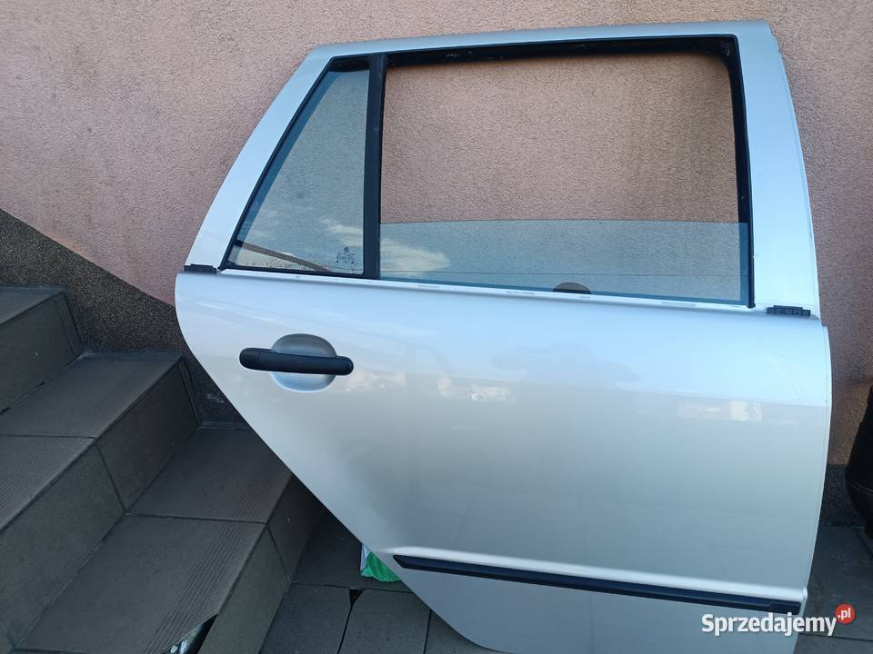 Skoda fabia 1 kolor kod 9102 Drzwi sprzedam