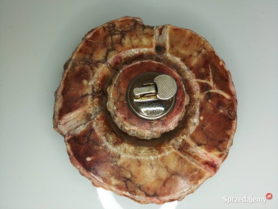 Zestaw zapalniczka i popielniczka z alabastru Trzcianka