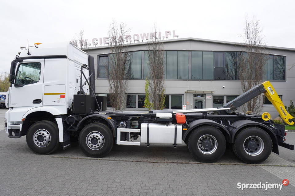 MercedesBenz Arocs 3251 8x4 Hakowiec Palfinger kupiony w salonie Specjalne Kraków