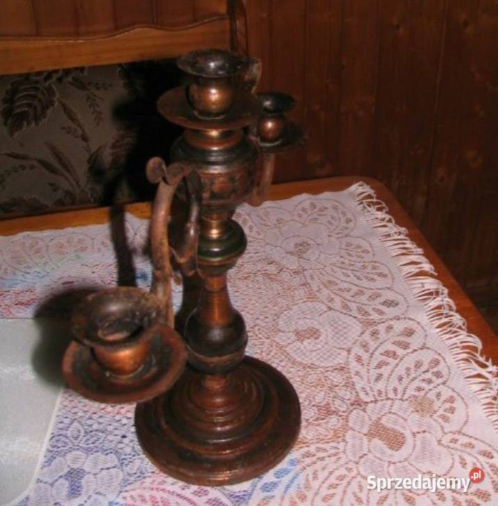 Stary świecznik na trzy świeczki klasyk