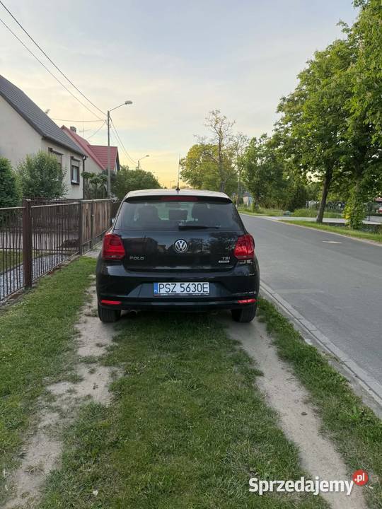 Volkswagen Polo 12 tsi lift klima alufelgi przyciemniane szyby wielkopolskie Wronki
