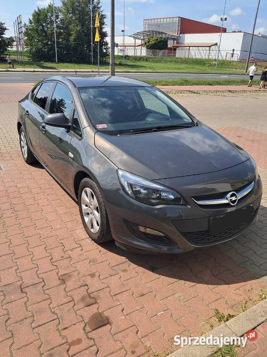Opel Astra J 14T 2013r 1364cm3