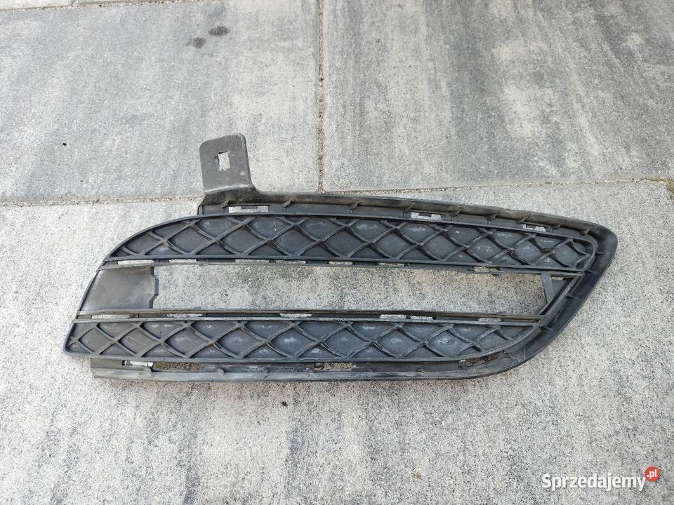 Kratka zderzaka Mercedes B W246 Części montażowe