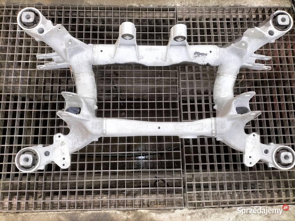 Belka zawieszenia tylnego BMW E60 E61 Mały