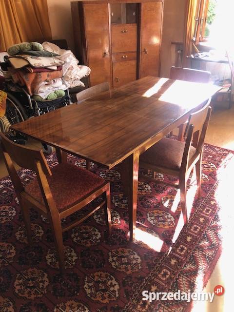 Rozkładany stół patyczak do jadalni z okresu PRL Meble