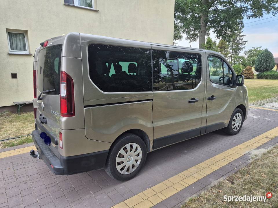 Renault Trafic 16 145 9 osobowy